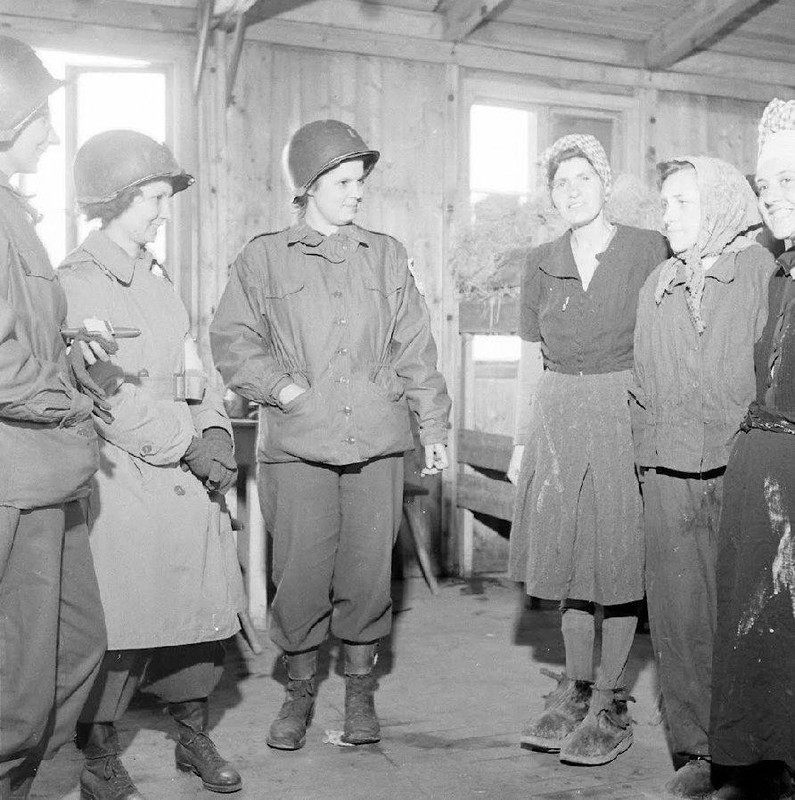WWII Photo US Army Nurses Concentration Camp Penig WW2 B&W World War Two/ 1366