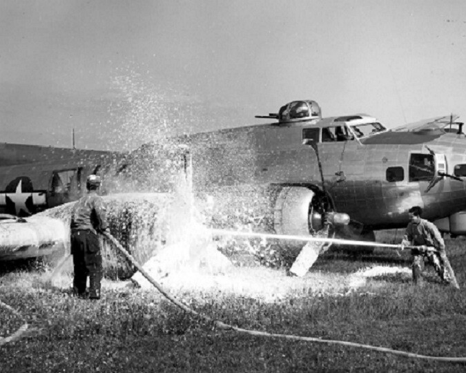 B-17 Flying Fortress Bomber crash Molesworth, England WWII WW2 8×10 Photo 516a