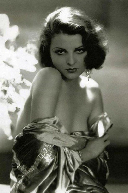 beautiful woman photo of World War II WW2 Photo Glossy 4*6 in X005