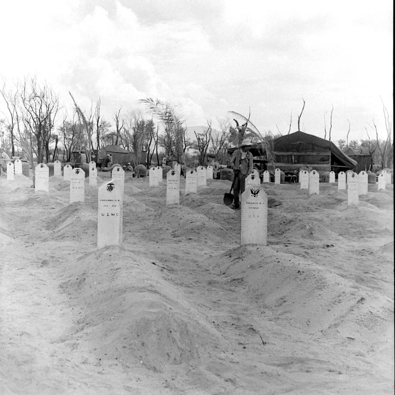 World War Two Photo WWII / US Marine Cemetery Saipan 2nd Marines USMC Second