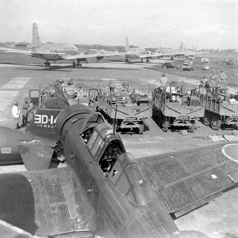 WW2 WWII Photo World War Two / Japanese Aircraft on Airfield in Japan 1945