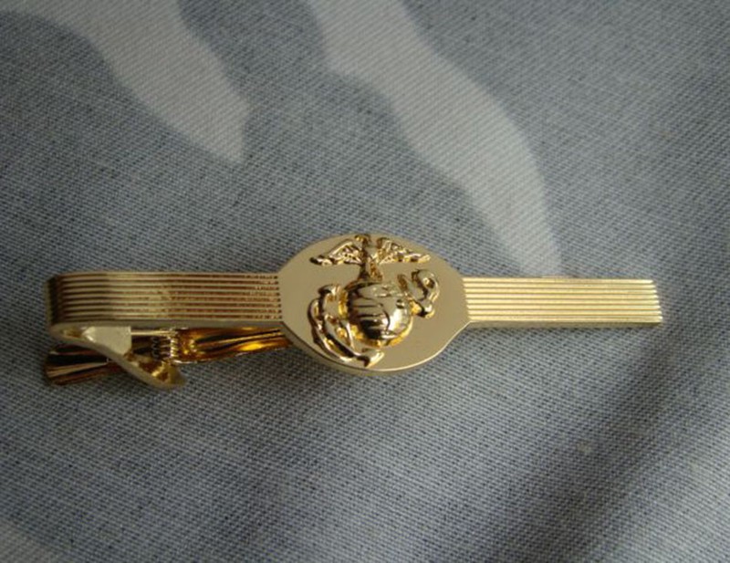 USMC MARINE CORPS METAL OFFICER TIE CLIP BADGE GOLD