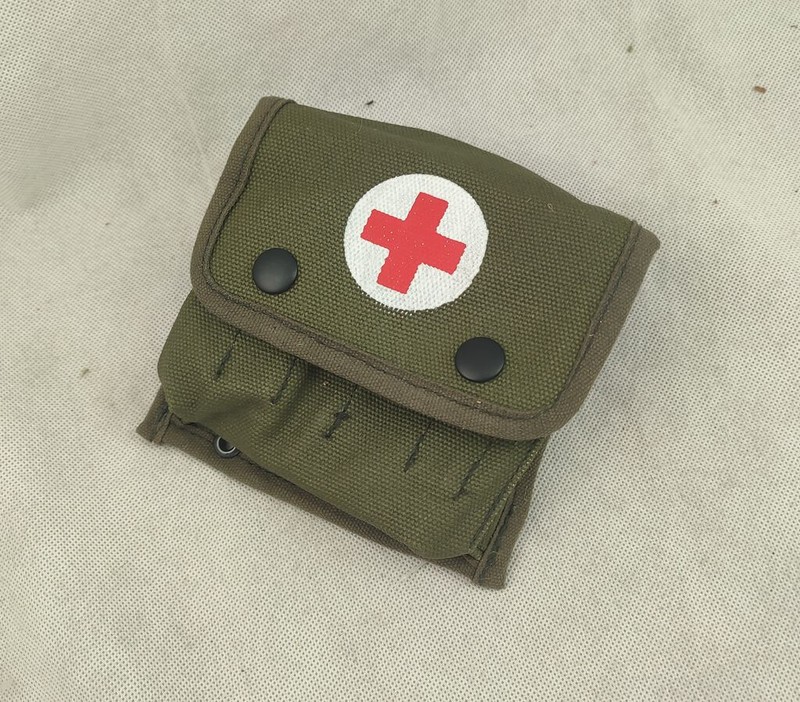 WITH RED CROSS WW2 US ARMY M2 JUNGLE OLIVE CANVAS FIELD FIRST AID KIT POUCH