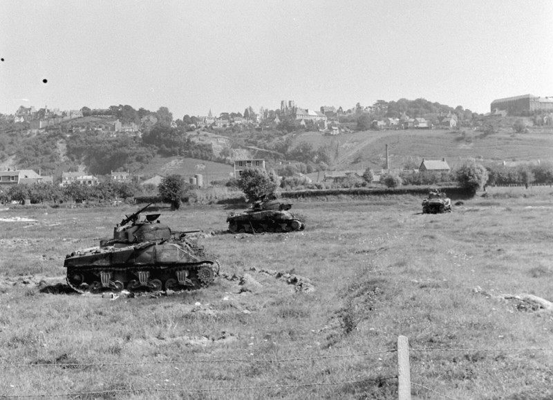 WW2 WWII Photo World War Two / US Army M4 Sherman Tanks Destroyed Normandy 1944