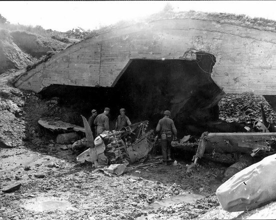 Crashed Japanese Aircraft on Okinawa 1945, 8x10 WWII Bunker Wreck Photo 918a