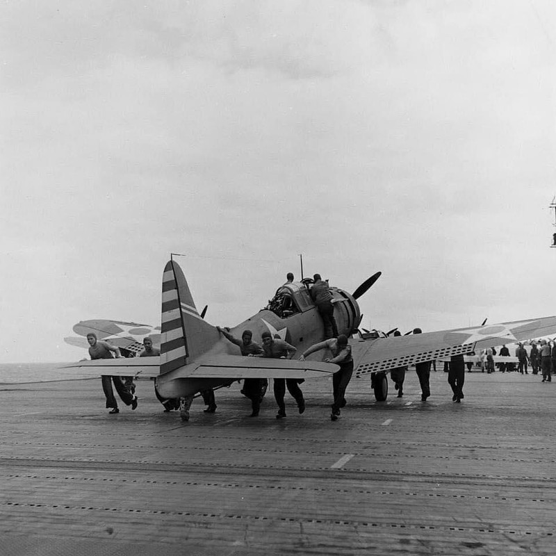 WW2 WWII Photo World War Two / US Navy Aircraft Carriers in Action April 1942