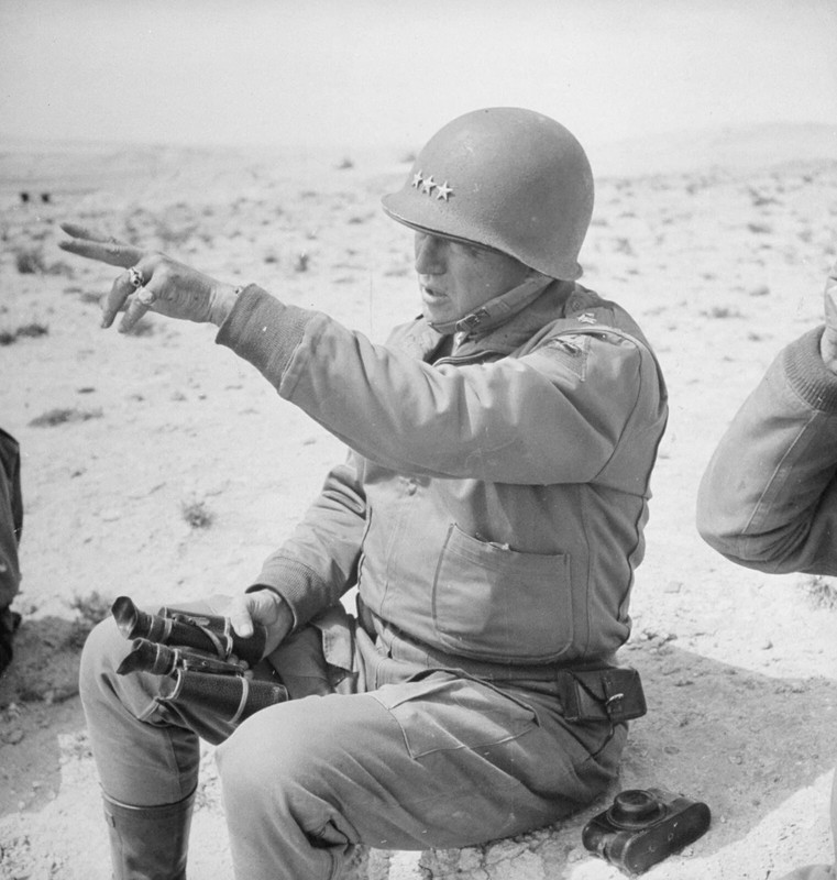WW2 WWII Photo World War Two / US Army General George S Patton Tunisia 1943