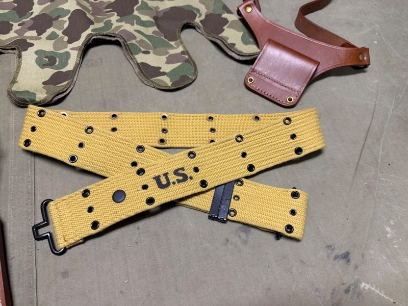 WWII US USMC MARINE P1941 HELMET CAMO COVER, SHEATH AMMO CANTEEN COVER POUCH LOT gallery