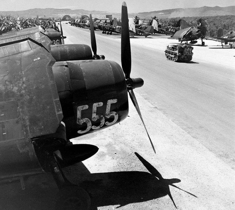 WW2 Photo WWII US Fighters on Guam 1945 F6F Hellcat F4F World War Two /5259