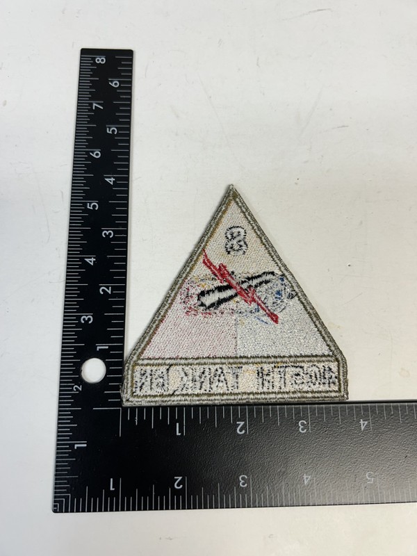 MH573 Repro WW2 US Army Patch 405th Tank Battalion, 8th Armored Division IR29D gallery