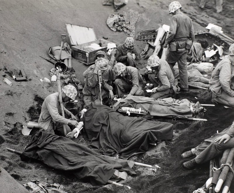 WW2 WWII Photo World War Two / US Navy Corpsmen Treat Wounded Marines Iwo Jima