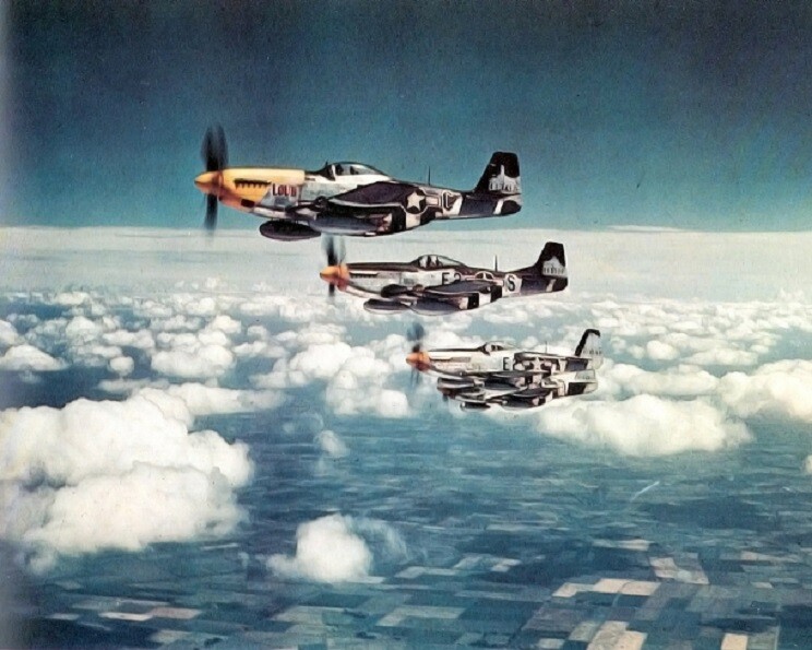 P-51 Mustang Fighter Aircraft Formation in flight WWII 8×10 Color Photo 208a