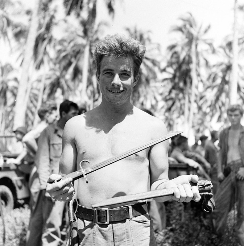 WW2 WWII Photo World War Two / US Marine Raiders Souvenirs Guadalcanal 1942 USMC