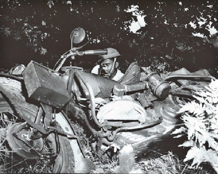 U.S. Army Soldier, Thompson MG Harley-Davidson Motorcycle 8x10 WWII Photo 572a