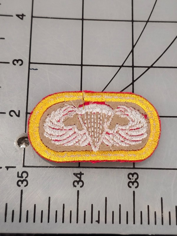 Reproduction WW2 US Army Airborne Oval 88 Parachute Field Artillery 464 Wings gallery