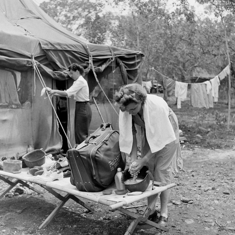 WW2 WWII Photo World War Two / US Army Flight Nurses New Caledonia 1943 Pacific