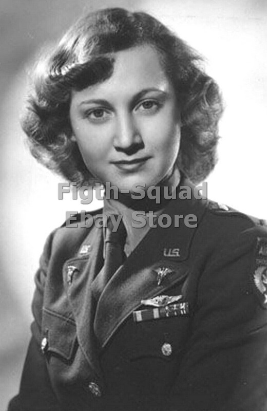 WW2 Picture Photo beautiful woman officer in military uniform 5899