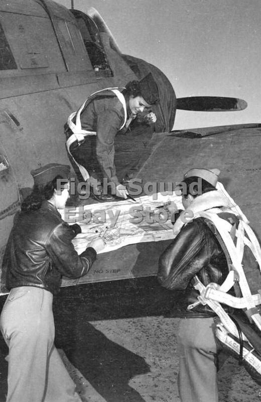WW2 Picture Photo WASPs on right wing of A-25 6293