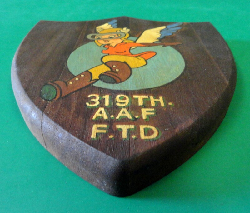 VINTAGE MAHOGANY TROPHY PLAQUE DEPICTING WASP INSIGNIA gallery