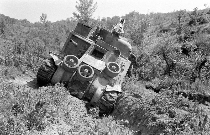 WW2 WWII Photo World War Two / US Army M3 Lee Recovery Vehicle Italy May 1944