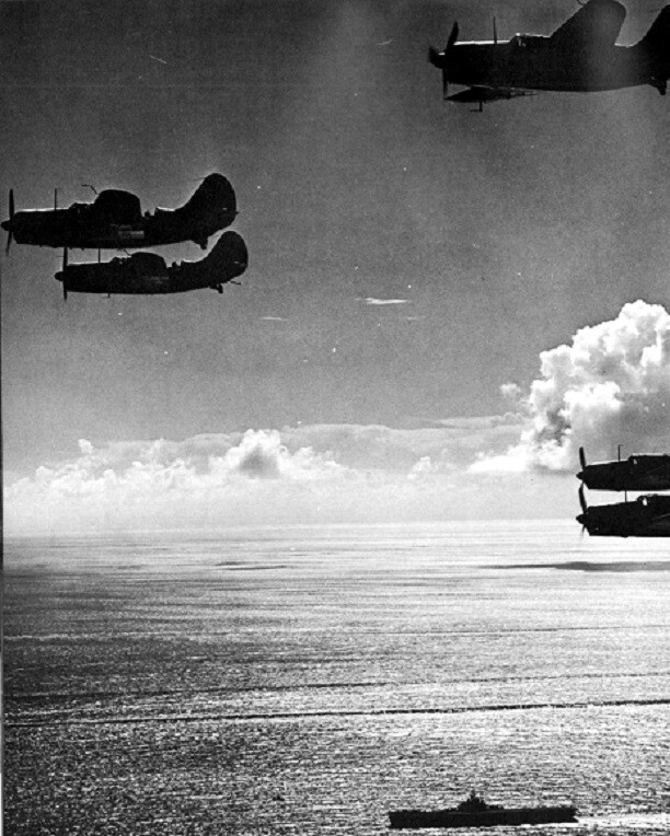 Helldivers returning from Guam Strike July 1944 WW2 WWII Photo 767
