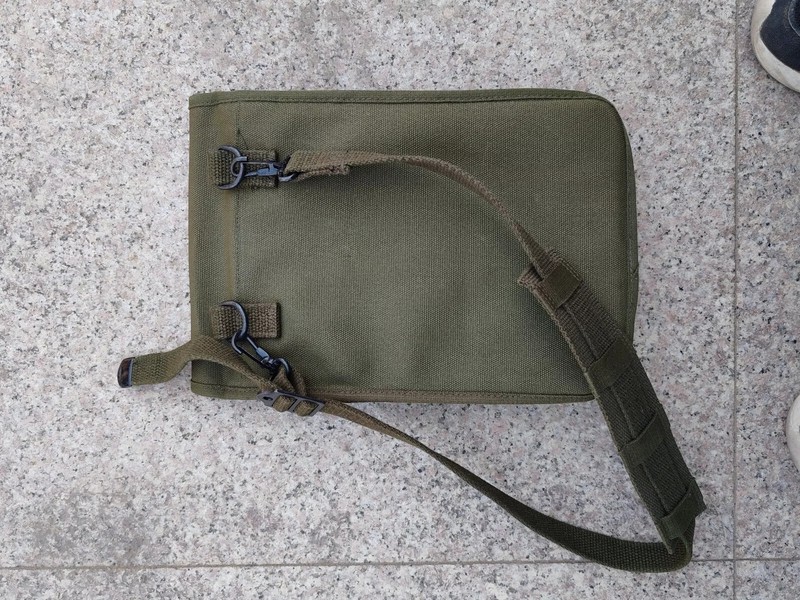 Reproductions WW2 US USMC MARINE CORPS M1943 MILITARY FIELD MAP BAG olive green gallery