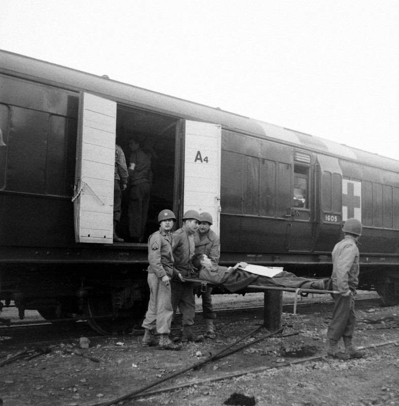 WW2 WWII Photo World War Two / US Military Railroad France 1944 Railway Train