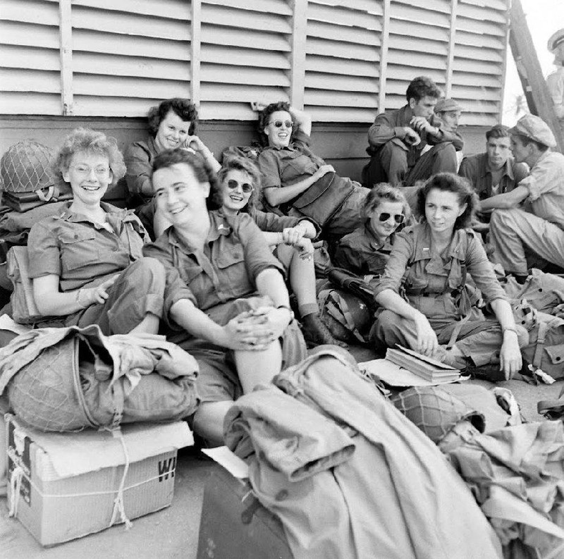 WW2 WWII Photo US Army Nurses on Guam 1945 World War Two / 1373