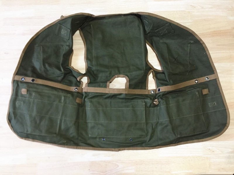 WW2 US ARMY D- DAY ASSUAULT VEST ARMY GREEN REPLICA gallery