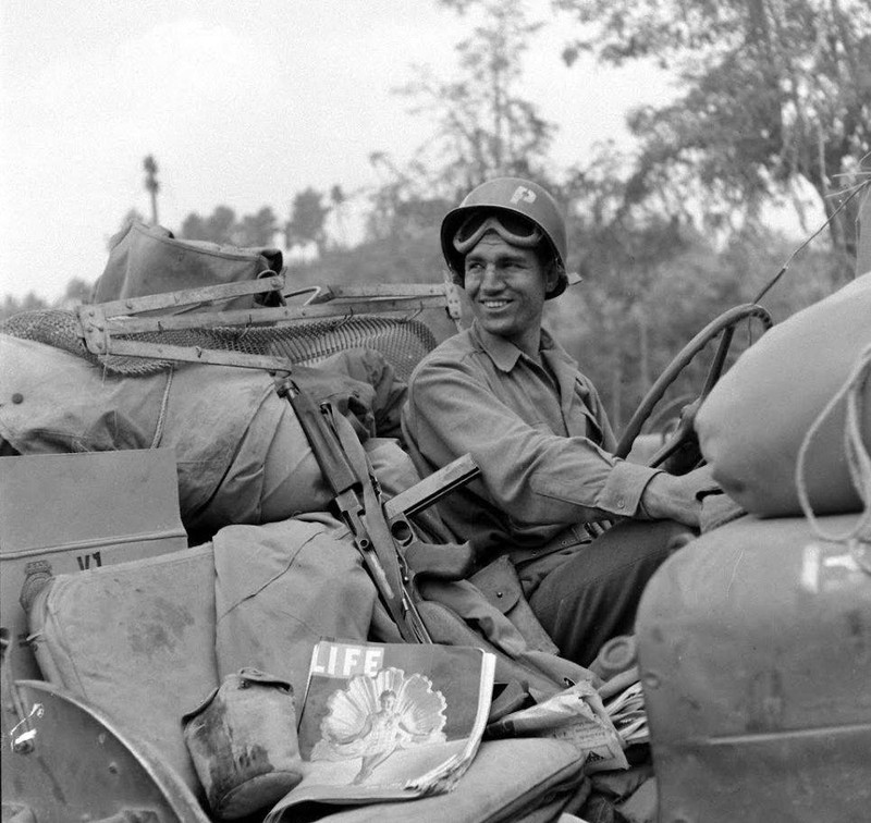 WW2 Photo WWII US Army Military Police Thompson M1A1 Italy 1944 World War/ 1409