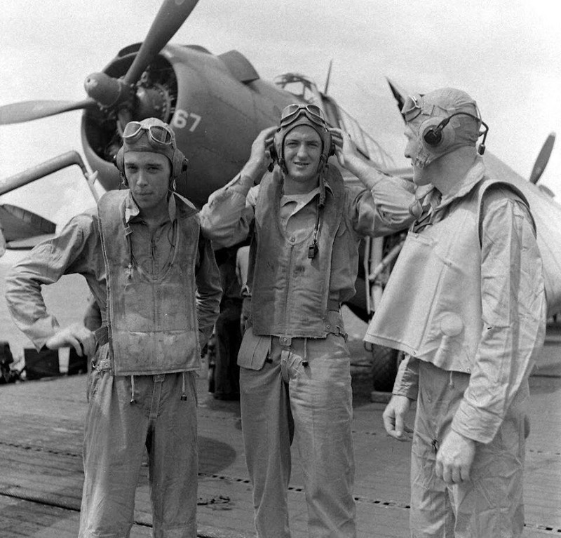 WW2 WWII Photo Aboard US Lexington CV-16 in 1944 World War Two US Navy / US055