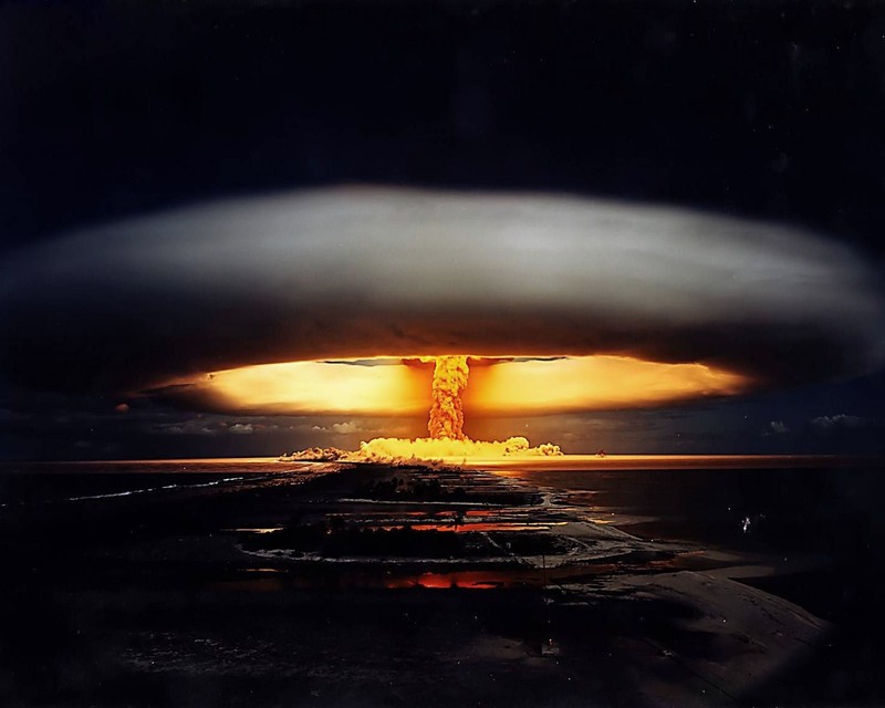 World War II 2 WWII Atomic Nuclear Bomb Test U.S. American History 8 x 10 Photo