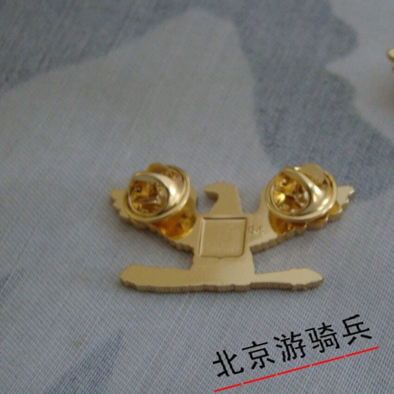 Pair WW2 WWII US Army Colonel Eagle War Bird Device Pin Badge Insignia Gold gallery