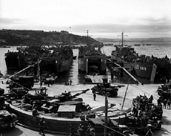 LCT’s are loaded in preparation for the D-Day Invasion WWII 8×10 Photo 267a