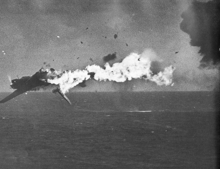 USS Yorktown Gunners hit Japanese Torpedo Plane 8″x 10″ World War II 2 Photo 465