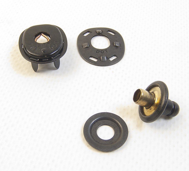 Lift The Dot Stud & Socket w/ Clinch Plates, Black Oxide Finish, 10 Pc. Set
