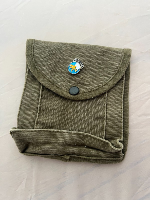 US Military Re-Issue WW2 M1 Carbine Ammo Mag Pouch Canvas J20 w/ Airborne Pin