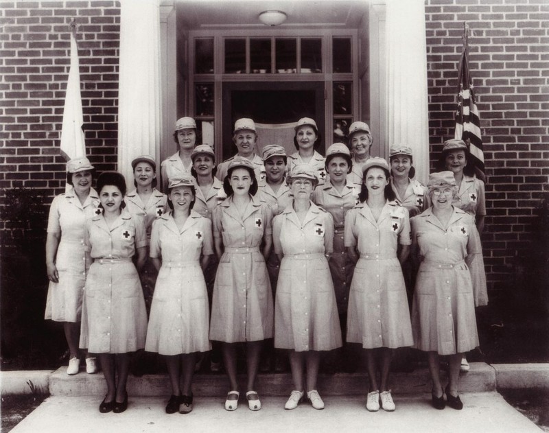 WW2 WWII Photo Red Cross Canteen Corps Newport News 1942 World War Two 1869