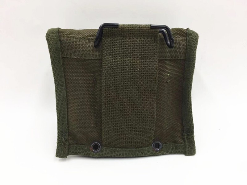 WW2 US MILITARY ARMY M2 M1945 GUNGLE FIELD FIRST AID KIT POUCH BAG WITH CROSS gallery
