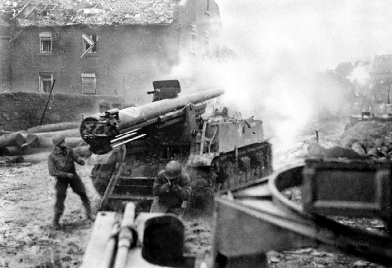 155 mm Gun in action firing on German positions in Aachen WWII 13×19 Photo 34b