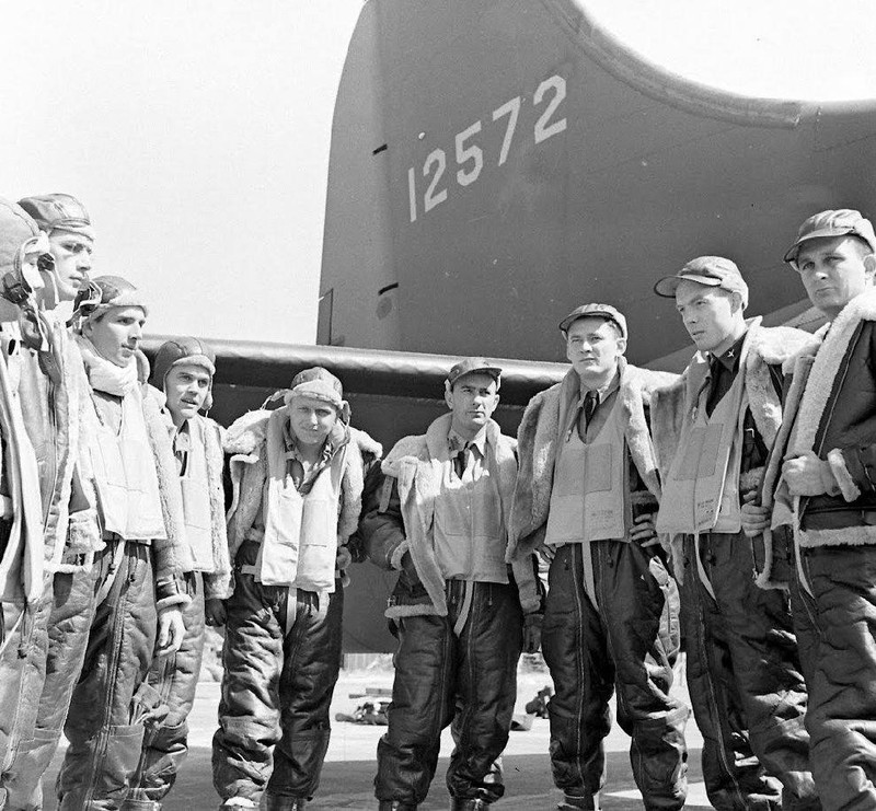 WW2 Photo WWII USAAF B-17 Crews Training McDill FL 1942 World War Two / 5265
