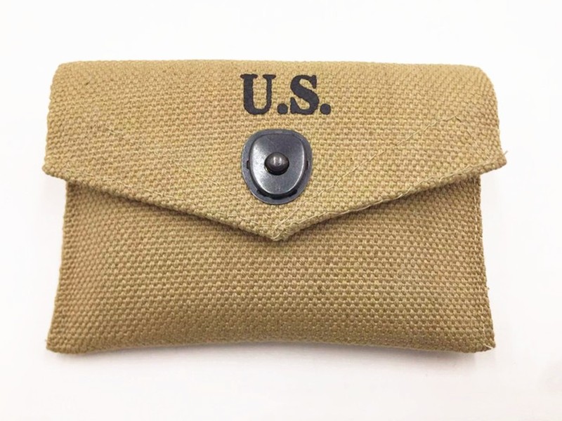 WW2 American M1942 First Aid Kit Pure Small Bag With Wide Woven Strap With Hook gallery
