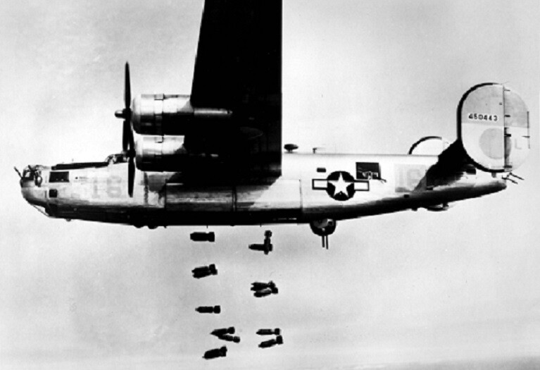 Consolidated B-24 Liberator dropping bombs 13X19 World War II WW2 Photo 400
