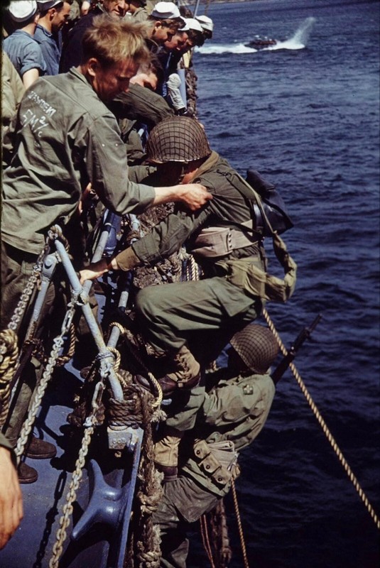 WW2 WWII Photo World War Two / US Army 4th Infantry Division Normandy June 1944