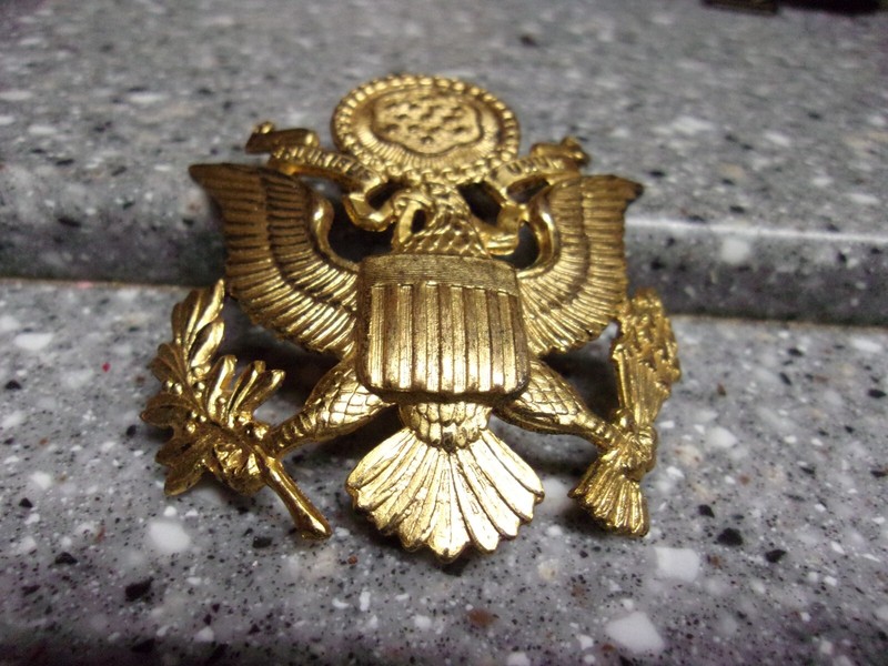 T5 military large hat emblem gold with eagle