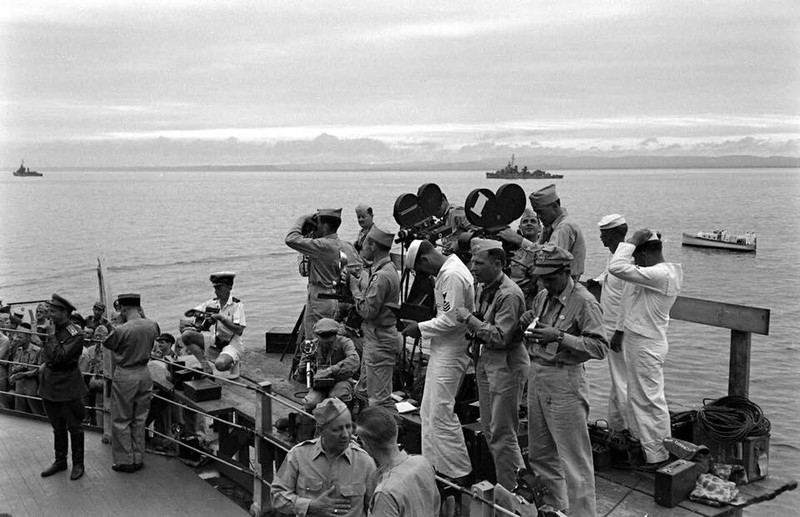 WW2 WWII Photo World War Two / Surrender of Japan Tokyo Bay 2 Sept 1945