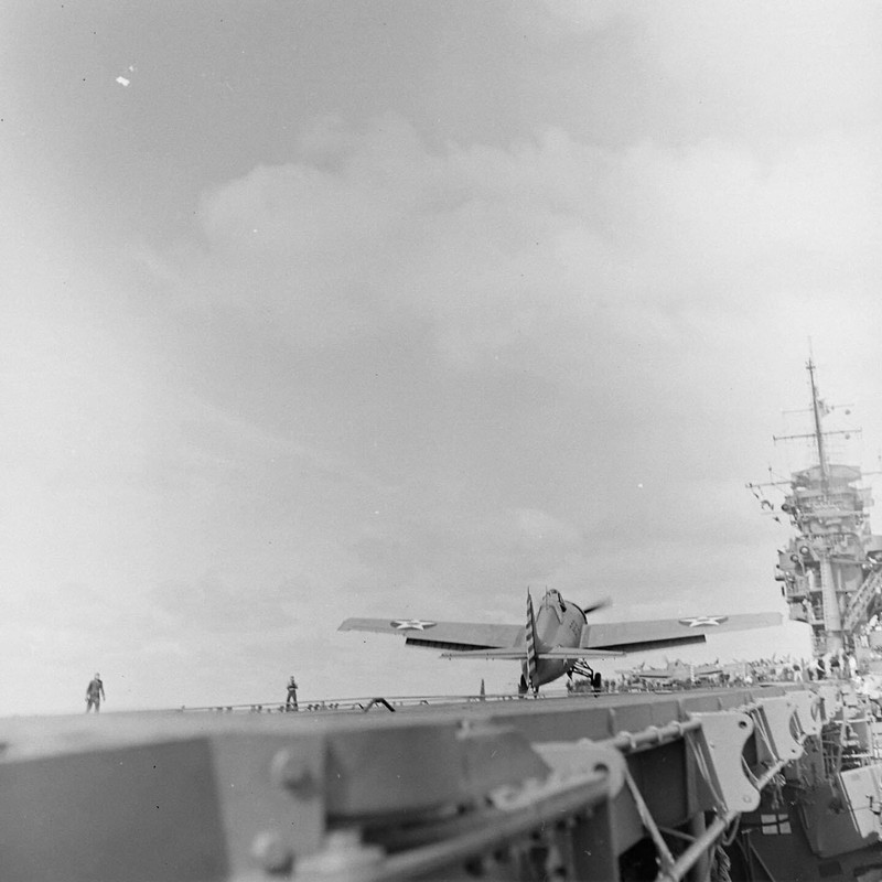 WW2 WWII Photo World War Two / US Navy Aircraft Carriers in Action April 1942