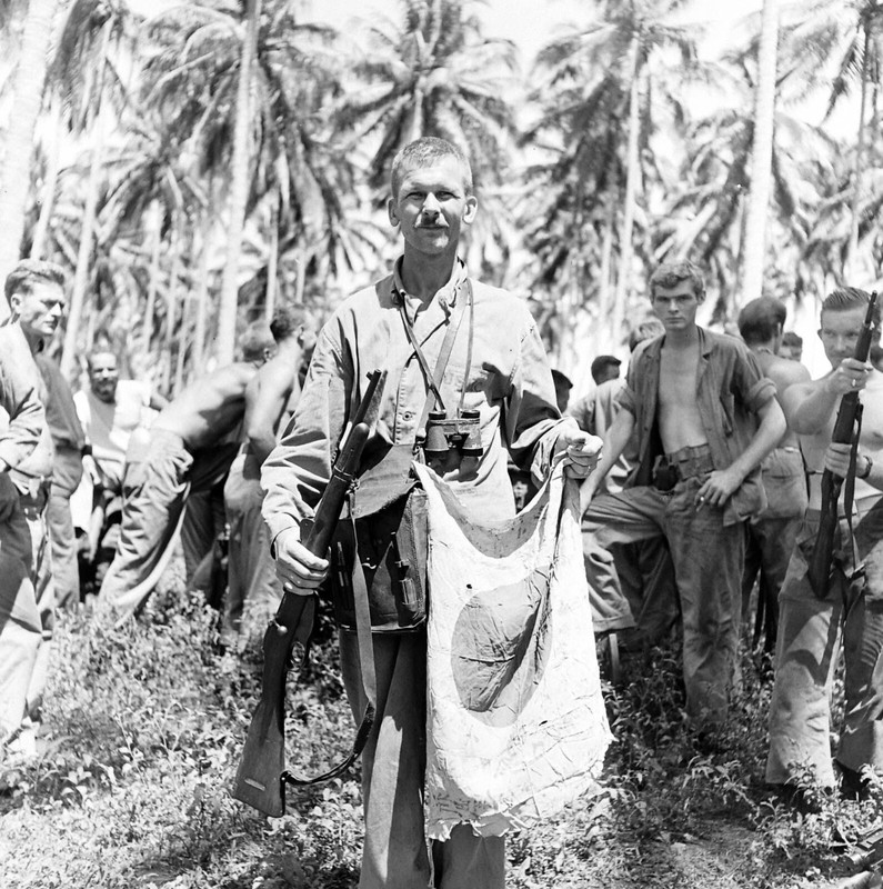 WW2 WWII Photo World War Two / US Marine Raiders Souvenirs Guadalcanal 1942 USMC