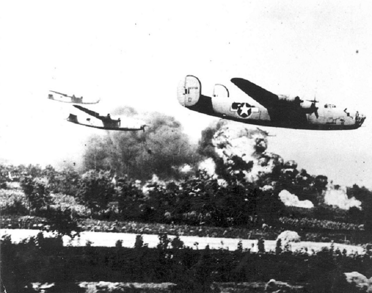 B-24 Bombers on a low bomb run 8″x 10″ World War II WW2 2 Photo 466