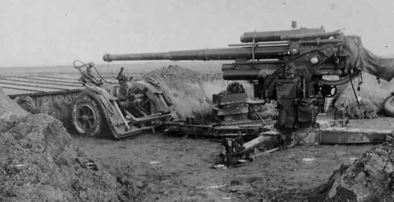 German WWII 8,8cm 88mm Flak 18 Sprenggranate, HE, Stencil 128 gallery